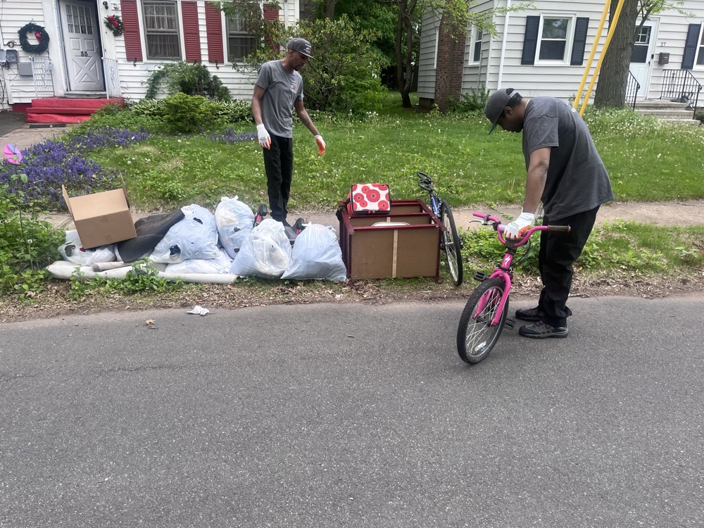 New gallery image - Community cleanup involvement